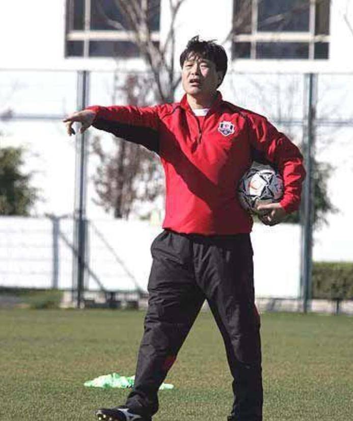 包含国内球队颤抖准备迎接亚洲足坛最强反攻的词条