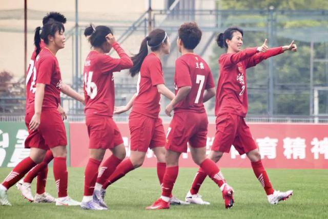 喀麦隆女足战斗力突出，决胜关键时刻