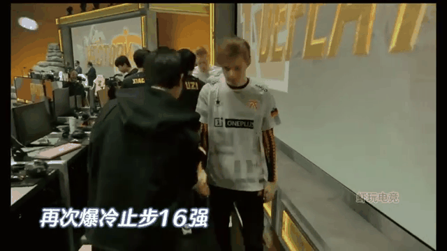 包含Uzi回归赛场，爆冷首场状态亮眼，热火观众沸腾！的词条