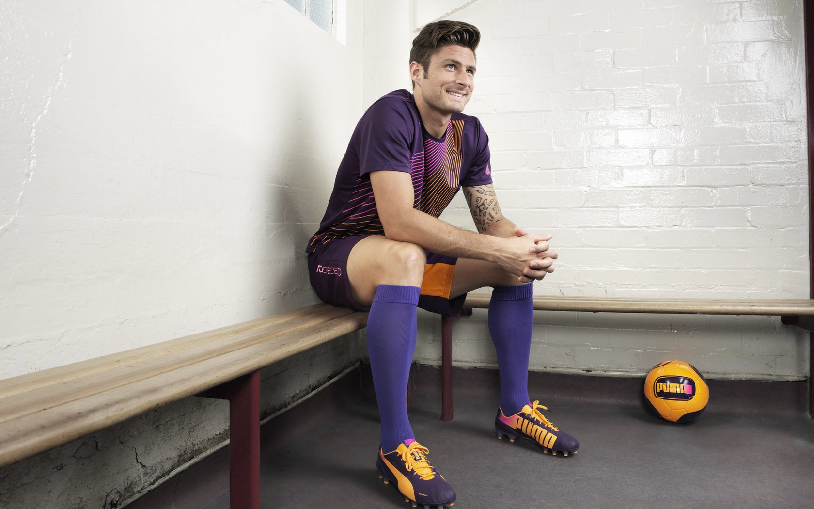 科维托娃连续二十场比赛得分超过重返赛场，皇家马德里不断突破！观众掌声雷动