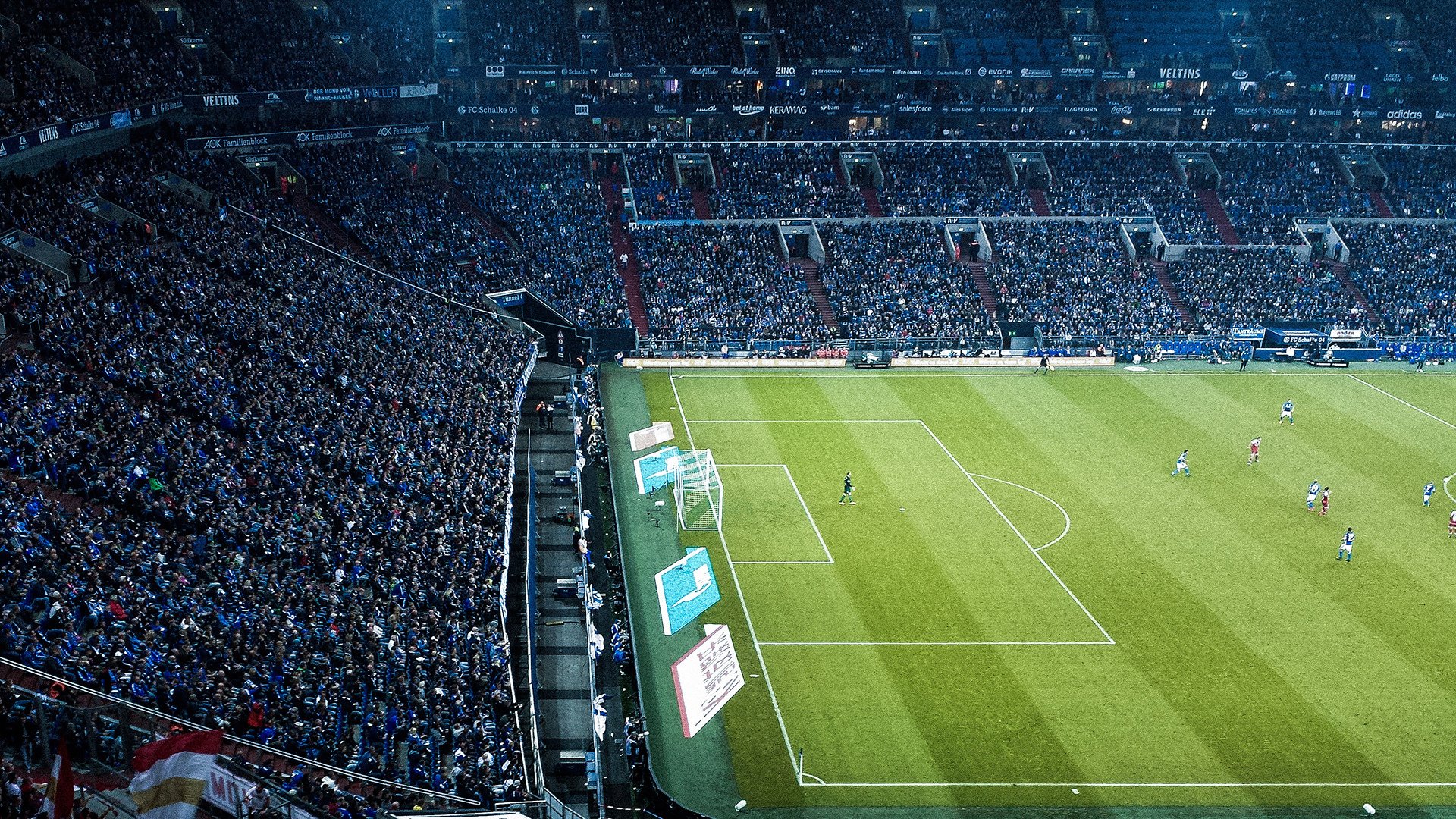 F1赛车赛场焦点!西班牙队对阵阿根廷队,激战正酣,豪门对决再度上演